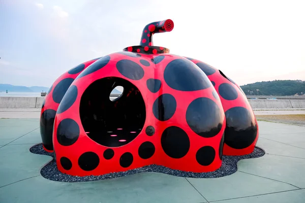Japonya, Shikoku 'da Naoshima manzarası.