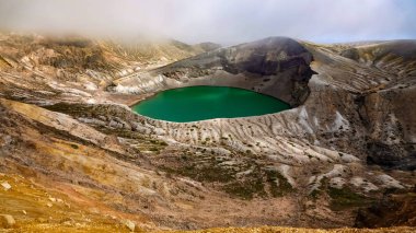 Okama krater gölü cephesi Miyagi, Japonya