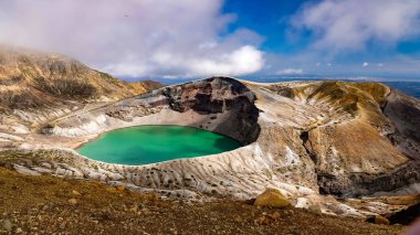 Okama krater gölü cephesi Miyagi, Japonya