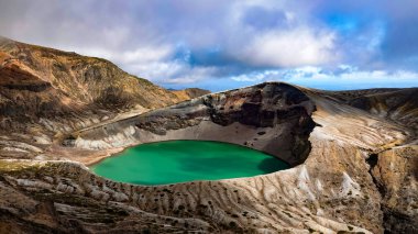 Okama krater gölü cephesi Miyagi, Japonya