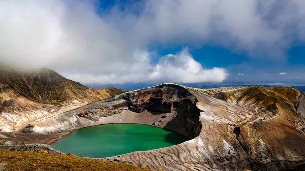 Okama krater gölü cephesi Miyagi, Japonya