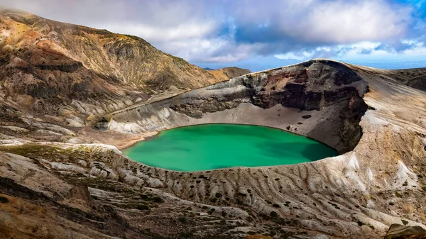 Okama krater gölü cephesi Miyagi, Japonya