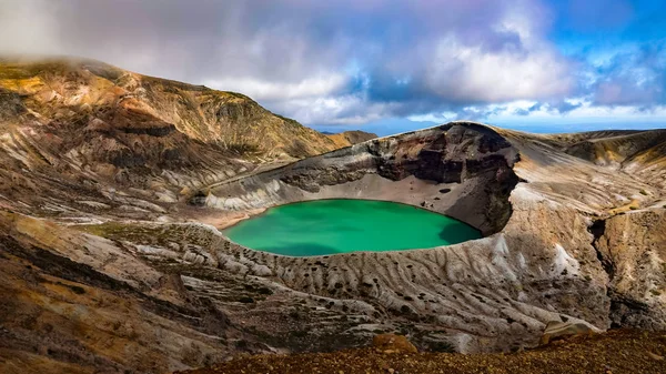 Okama krater gölü cephesi Miyagi, Japonya