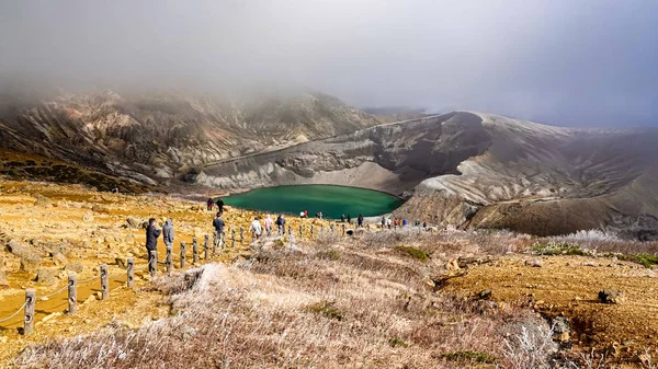 宮城県の岡山火口湖のファサード — ストック写真