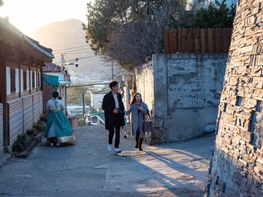 Bukchon Hanok Köyü Kore 'nin Seul şehrinde geleneksel bir köydür.