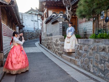 Bukchon Hanok Köyü Kore 'nin Seul şehrinde geleneksel bir köydür.