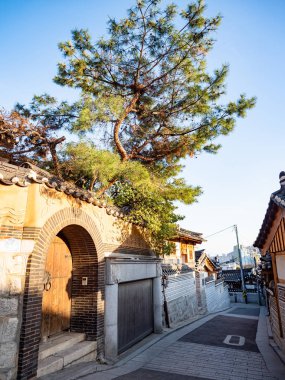 Bukchon Hanok Köyü Kore 'nin Seul şehrinde geleneksel bir köydür.