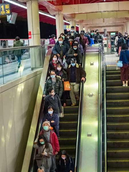 Passageiros Usando Máscaras Sistema Trânsito Massa Taipei Taiwan — Fotografia de Stock