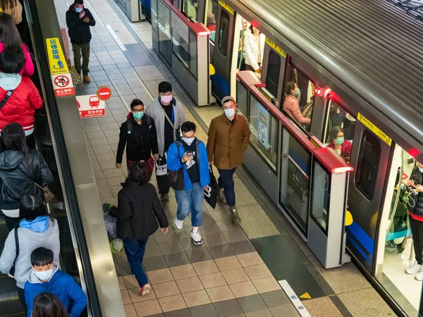 Passagiere Mit Masken Nahverkehrssystem Taipeh Taiwan — Stockfoto