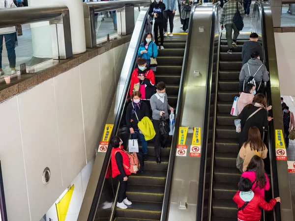 Passagiere Mit Masken Nahverkehrssystem Taipeh Taiwan — Stockfoto