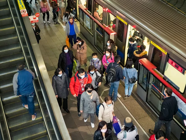 Passagiers Met Maskers Het Massale Transitsysteem Taipei Taiwan — Stockfoto