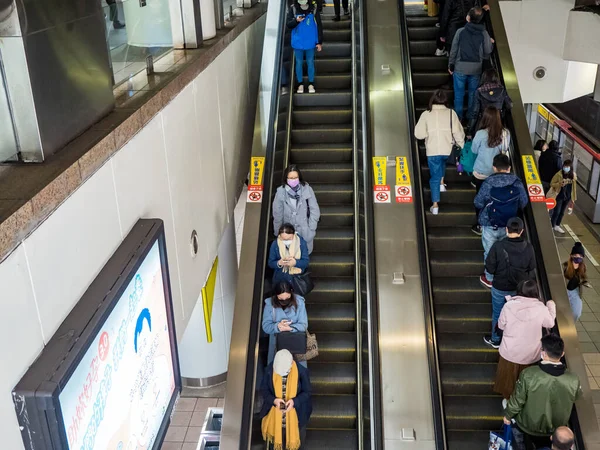 Passagiere Mit Masken Nahverkehrssystem Taipeh Taiwan — Stockfoto