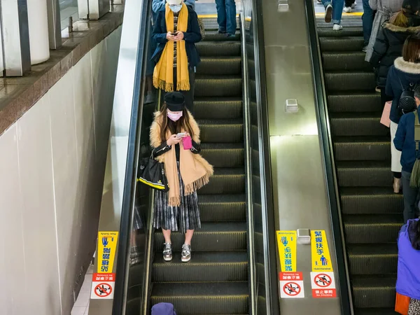 Passeggeri Che Indossano Maschere Nel Sistema Trasporto Massa Taipei Taiwan — Foto Stock