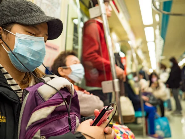 Pessoas Usando Máscaras Sistema Trânsito Massa Fevereiro 2020 Taipei — Fotografia de Stock