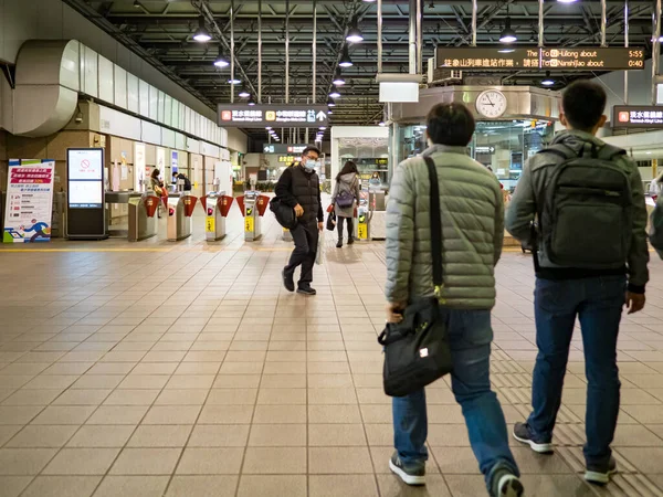 Människor Bär Masker Mass Transit System Den Februari 2020 Taipei — Stockfoto