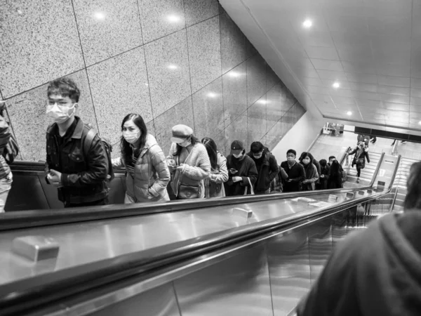 Pasajeros Con Máscara Facial Sistema Transporte Masivo Taipei Taiwán — Foto de Stock