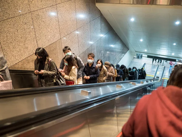 Passageiros Usando Máscara Facial Sistema Trânsito Massa Taipei Taiwan — Fotografia de Stock
