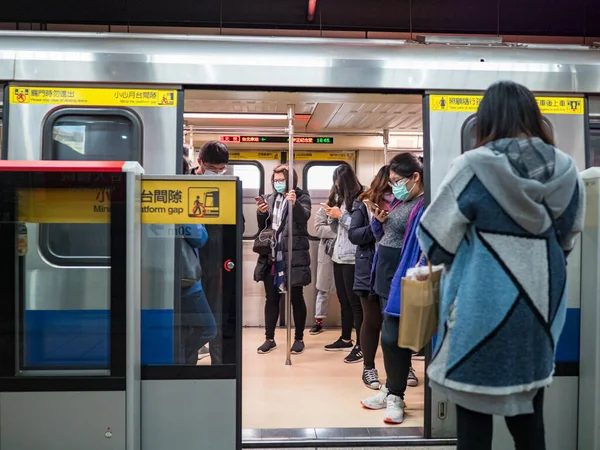 Passeggeri Che Indossano Maschera Facciale Nel Sistema Trasporto Massa Taipei — Foto Stock