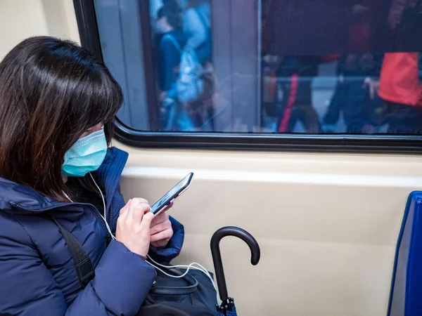 Passeggeri Che Indossano Maschera Facciale Nel Sistema Trasporto Massa Taipei — Foto Stock