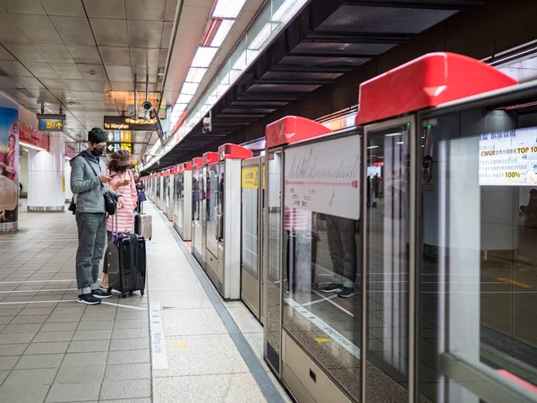 Passagerare Med Ansiktsmask Kollektivtrafiken Taipei Taiwan — Stockfoto