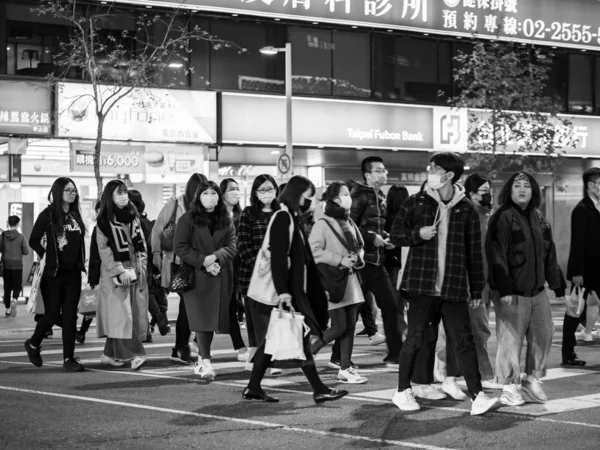 Passengers Wearing Face Mask Street Taipei Taiwan — Stockfoto