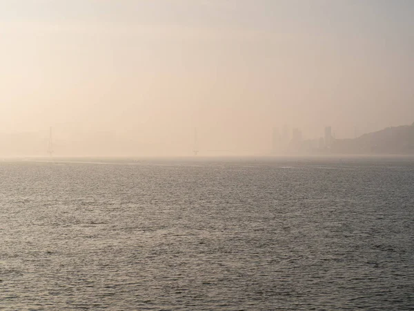 Река Тумане Утром — стоковое фото