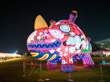 Taipei, Tayvan 'da Yuanquao Festivali olarak bilinen Fener Festivali' ni kutlayan Çin fenerlerini yakın..