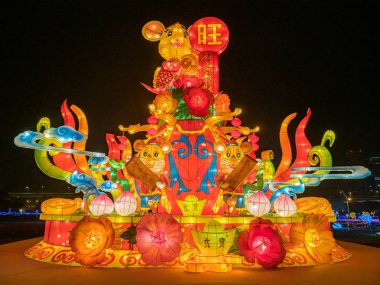 Taipei, Tayvan 'da Yuanquao Festivali olarak bilinen Fener Festivali' ni kutlayan Çin fenerlerini yakın..