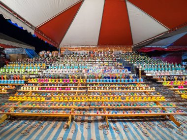 Taipei, Tayvan 'da Yuanquao Festivali olarak bilinen Fener Festivali' ni kutlayan Çin fenerlerini yakın..