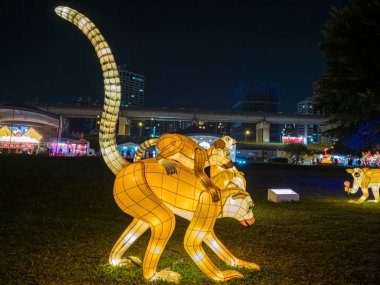 Taipei, Tayvan 'da Yuanquao Festivali olarak bilinen Fener Festivali' ni kutlayan Çin fenerlerini yakın..