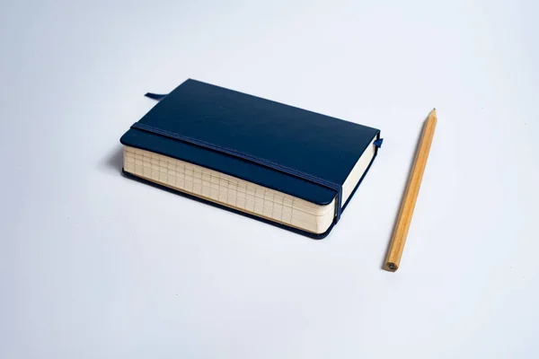 Notebook Nero Matita Sfondo Bianco — Foto Stock