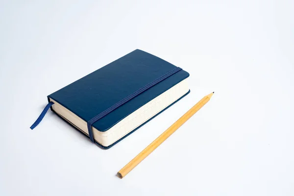 Notebook Nero Matita Sfondo Bianco — Foto Stock