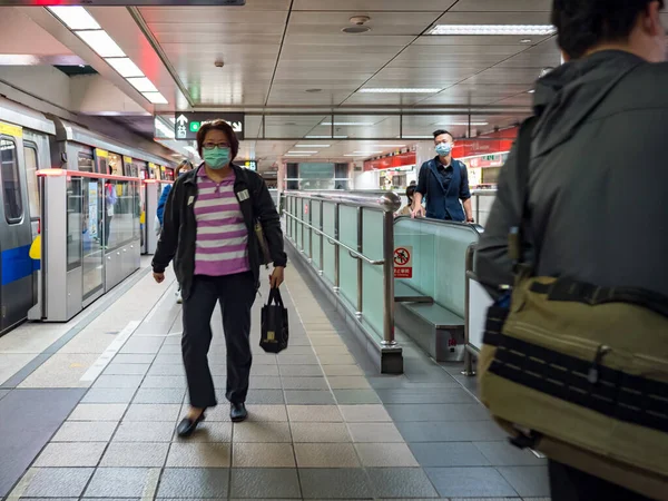 Люди Маске Тайбэе Тайвань — стоковое фото