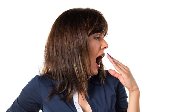 Hübsche Frau im Studio über Weiß — Stockfoto