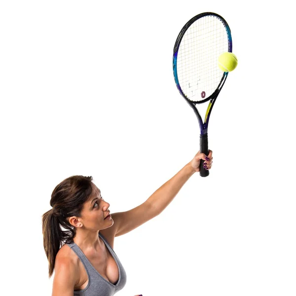 Mujer bonita jugando tenis — Foto de Stock