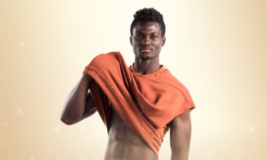 Studio poz yakışıklı zenci