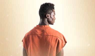 Studio poz yakışıklı zenci