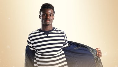 Siyah adamla yakışıklı deri ceket