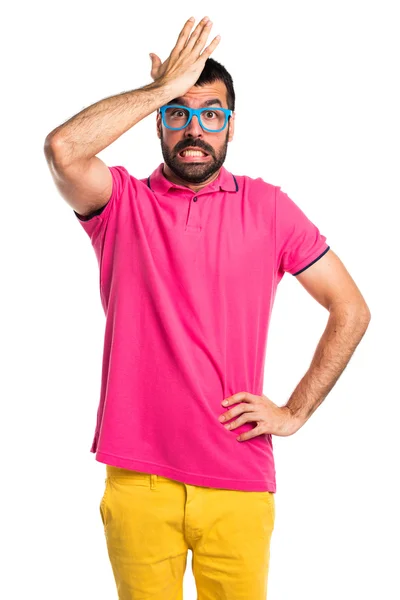 Hombre con ropa colorida pensando —  Fotos de Stock