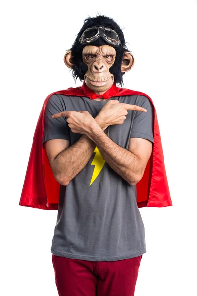 Υπερήρωα μαϊμού άνθρωπος επισημαίνοντας τα laterals έχοντας αμφιβολίες — Φωτογραφία Αρχείου