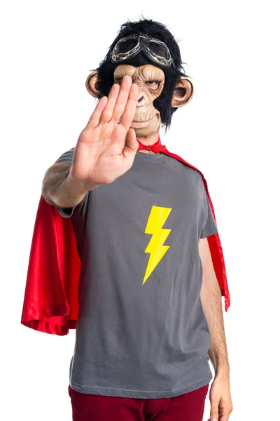 Υπερήρωα μαϊμού άνθρωπος κάνοντας σήμα στοπ — Φωτογραφία Αρχείου