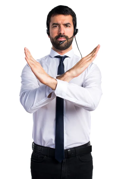 Junger Mann mit Kopfhörer macht keine Geste — Stockfoto