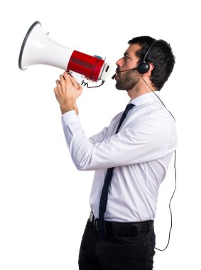 Megafon tarafından bağırarak yakışıklı telemarketer adam