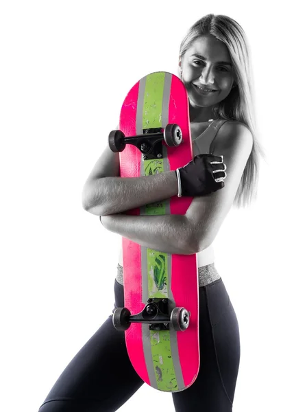 Donna bionda con skate — Foto Stock