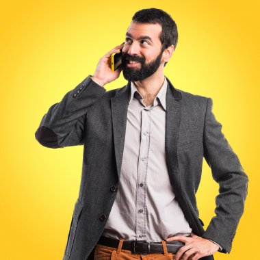 İçin mobil konuşan adam