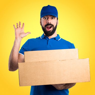 Teslimatçı sürpriz jest yapıyor