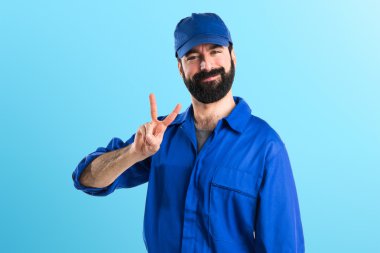 Zafer jest yapıyor tesisatçı