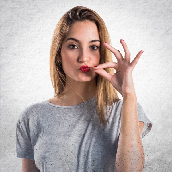 genç kız yapma sessizlik jest