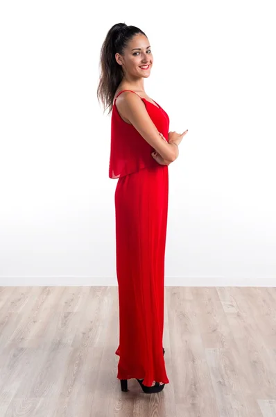 Chica bonita con vestido rojo — Foto de Stock