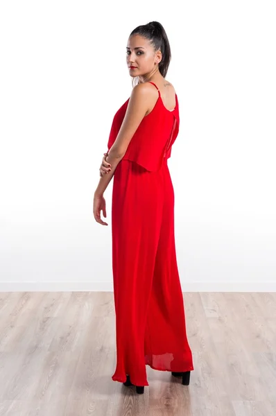 Kırmızı elbise ile güzel kız — Stok fotoğraf